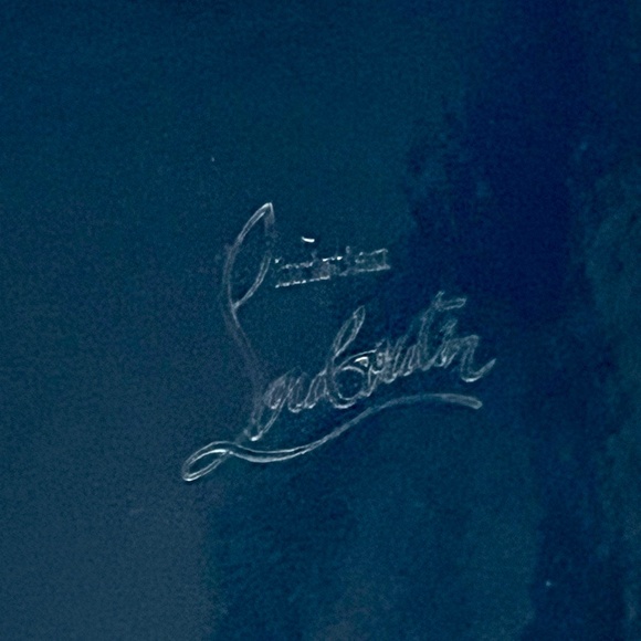 Christian Louboutin Iconic 001 Red Silky Satin Lip Colour Lipstick with Box - Picture 14 of 16